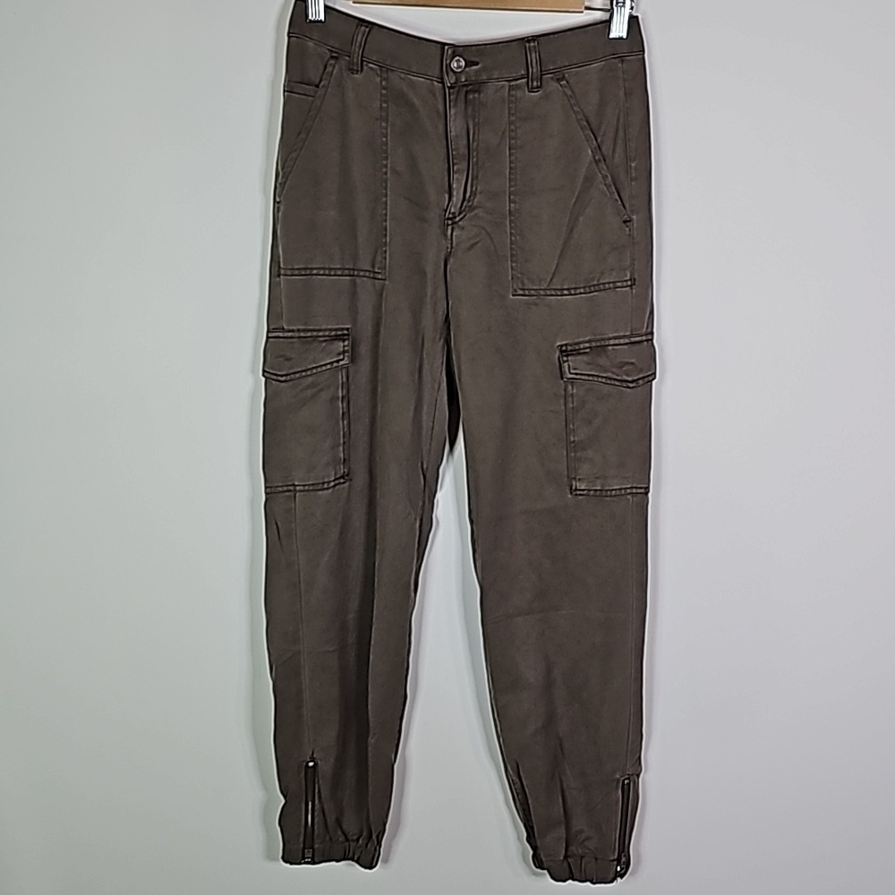 Guess tan 26x28 pants